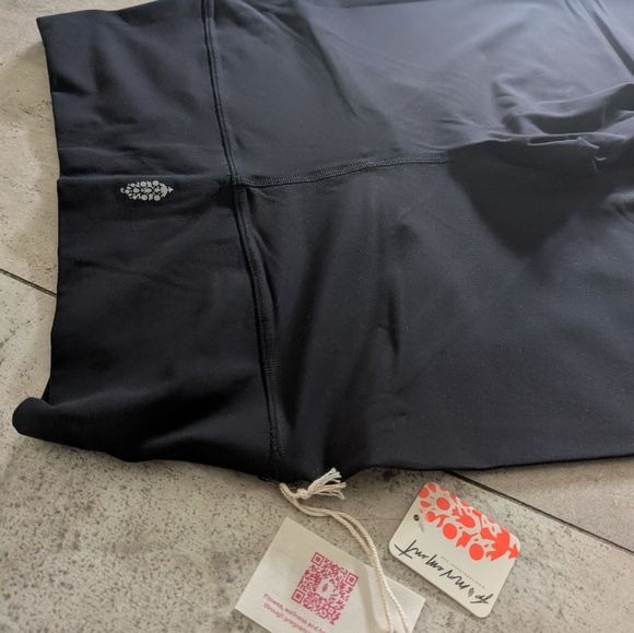 NWT‎ Fp Movement X Hatch Black Leggings - Picture 5 of 5